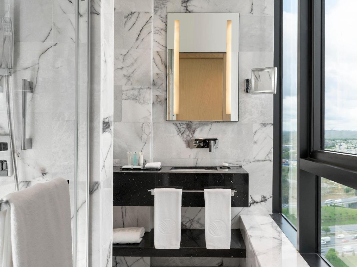 Westside Residences By Rotana Istanbul Exterior foto