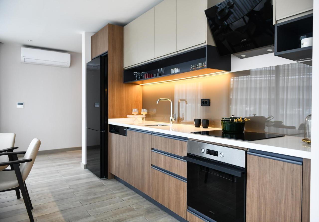 Westside Residences By Rotana Istanbul Exterior foto